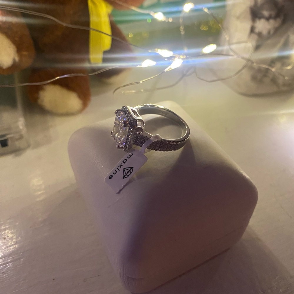 Maxine 925 Silver Ring With Simulated Diamond Siz… - image 7